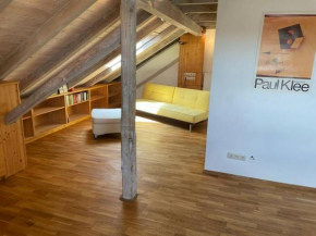 Sonnige 2-Zimmer Wohnung unterm Dach